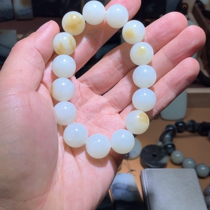 和田玉手链卡15白肉有结构未镶嵌