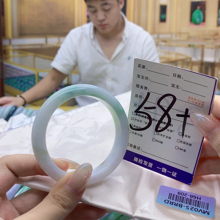 翡翠未镶嵌手镯000……