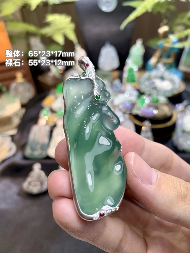 万物生·东方禅意美学翡翠随形挂件