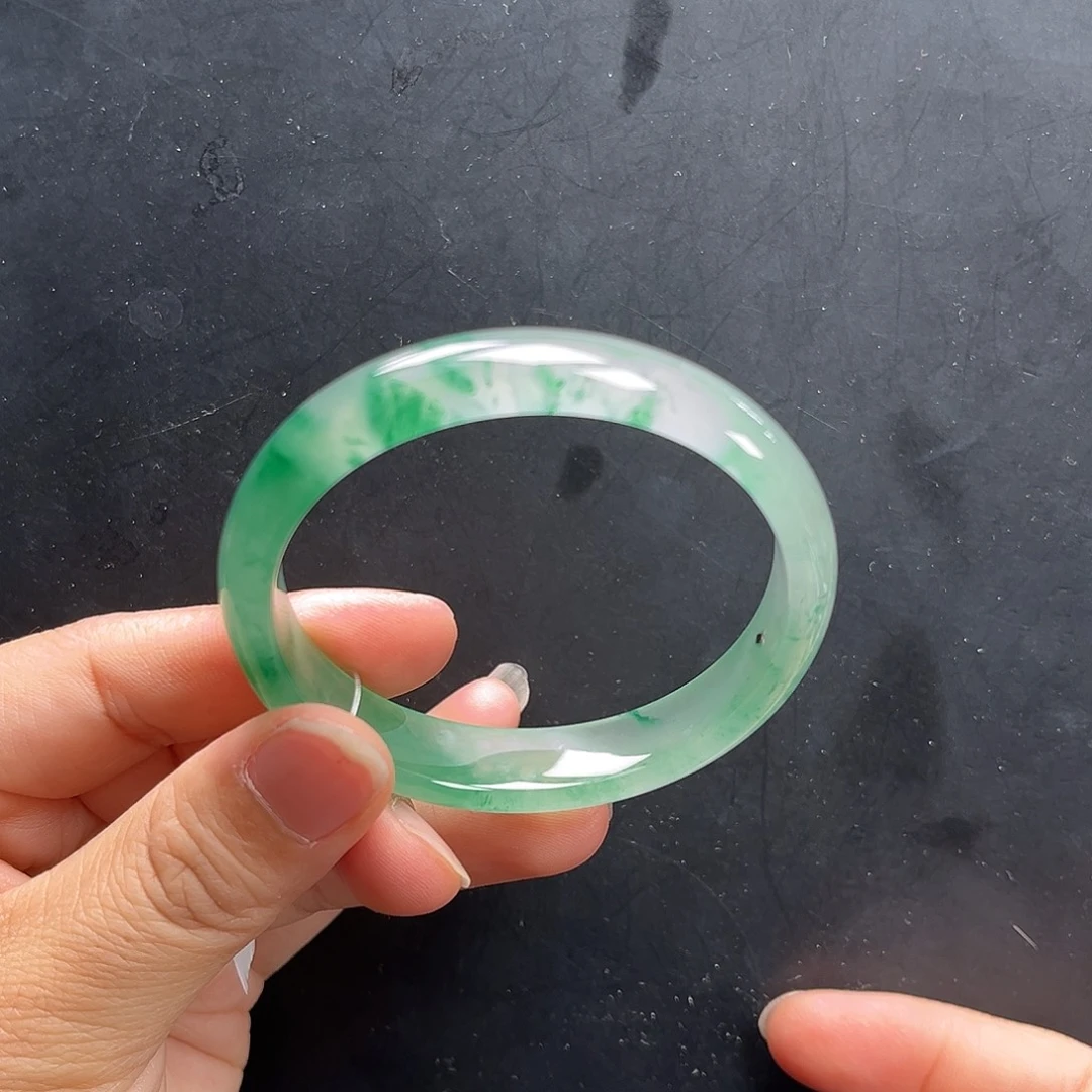 石英质玉未镶嵌手镯