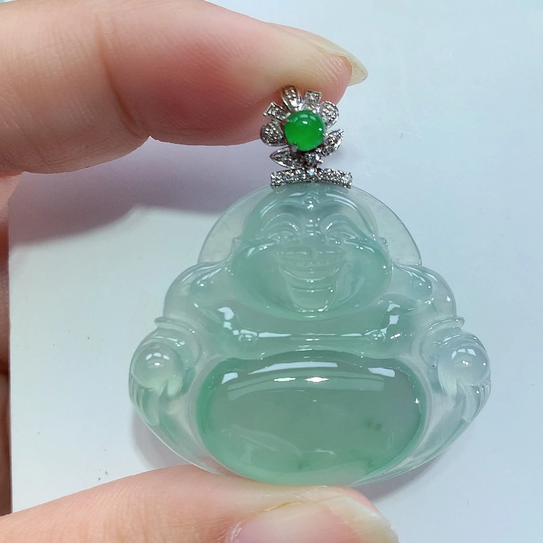 翡翠18K金镶嵌颈饰佛
