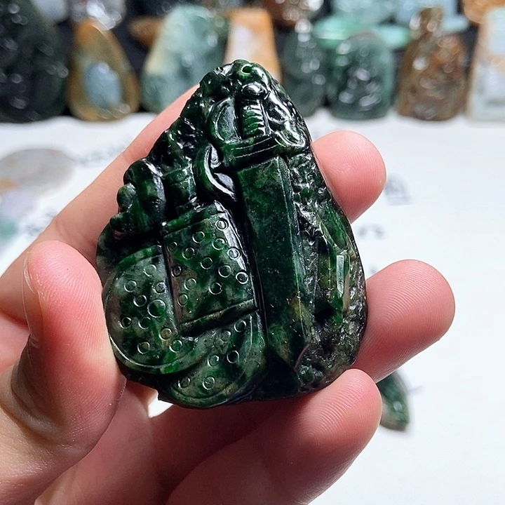 沈***钱翡翠未镶嵌颈饰翡翠a货