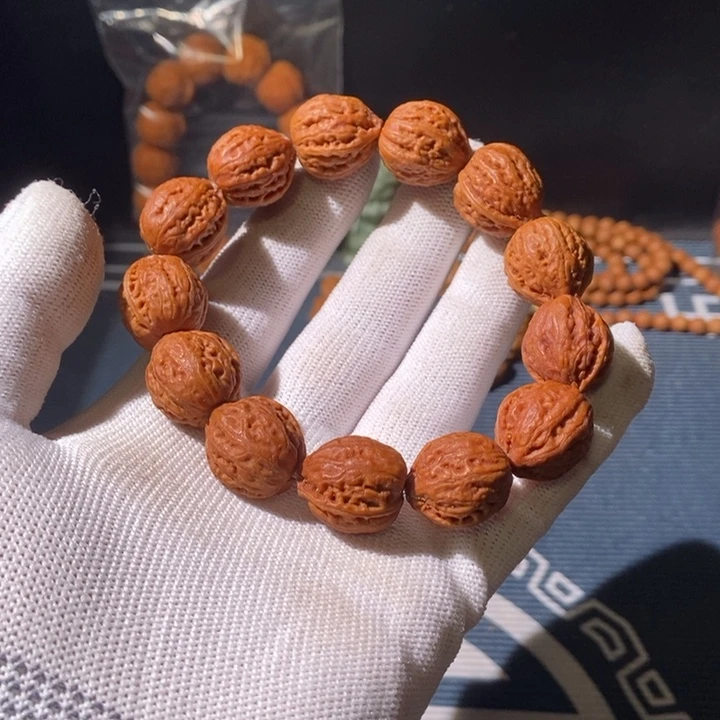 文玩核桃手串……29