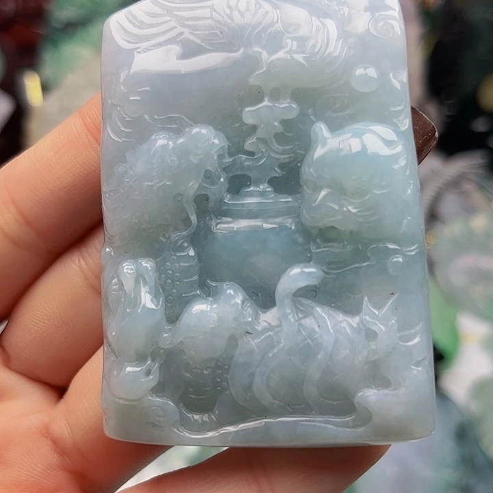 翡翠未镶嵌颈饰挂件