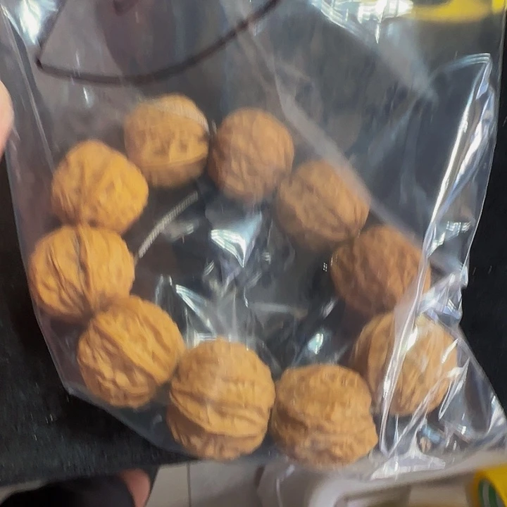 复***忆野生核桃手持一条