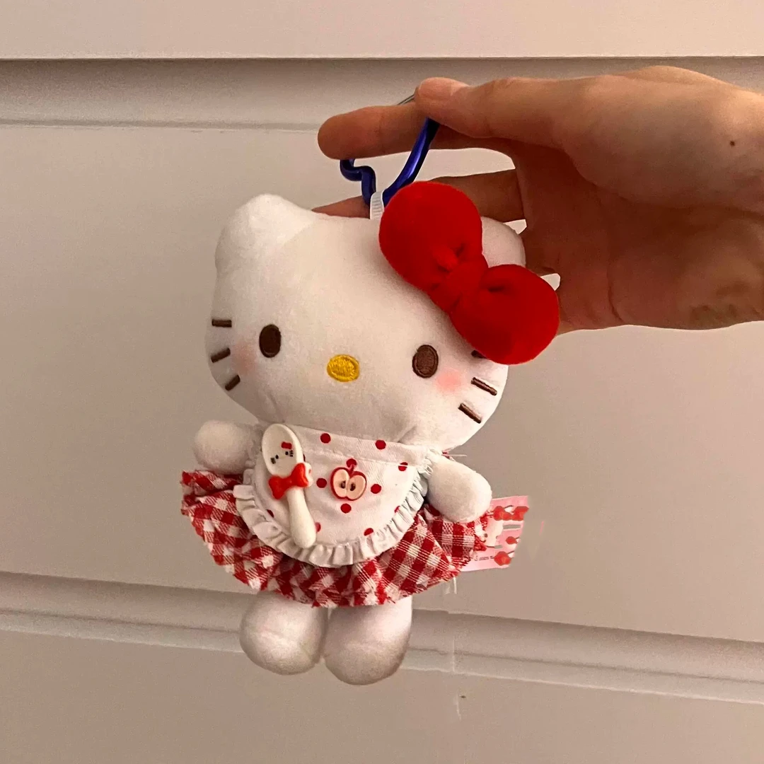 Kitty背包挂件红苹果哈喽KT猫毛绒公仔小玩偶可爱书包挂饰钥匙扣