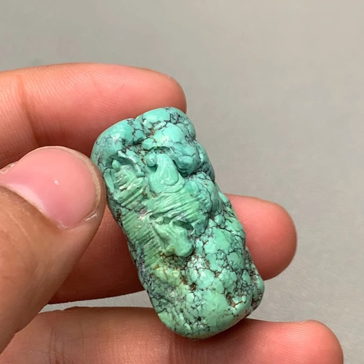 绿松石未镶嵌颈饰
