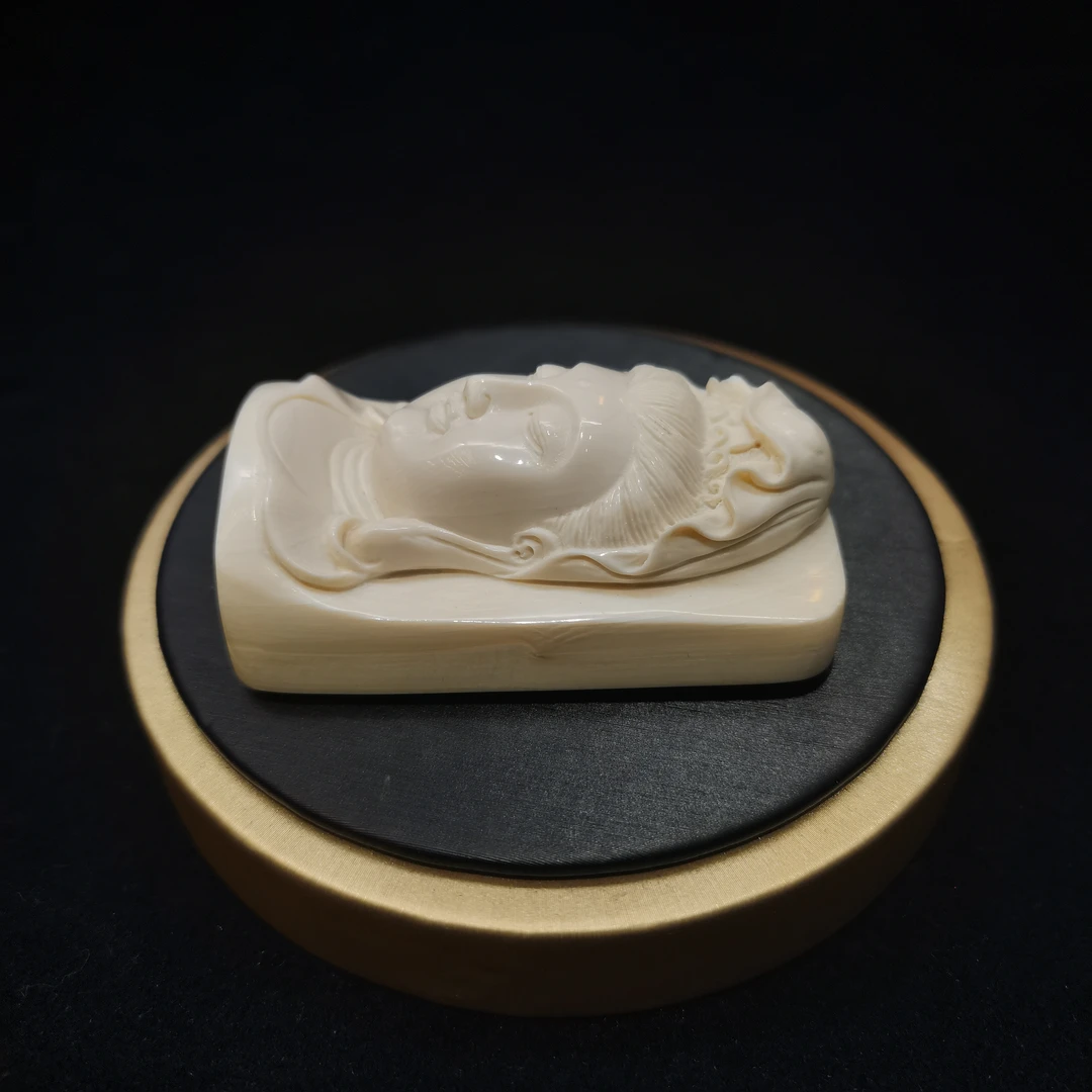 d-06347904 天然猛犸牙～观音牌 （撕毁标签不退）