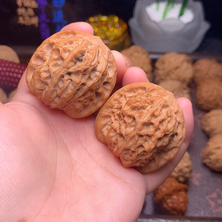 文玩核桃吊坠血麒麟39尺