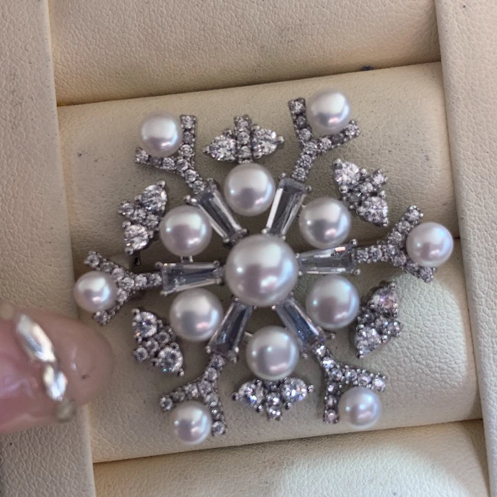 未镶嵌胸饰淡水珍珠