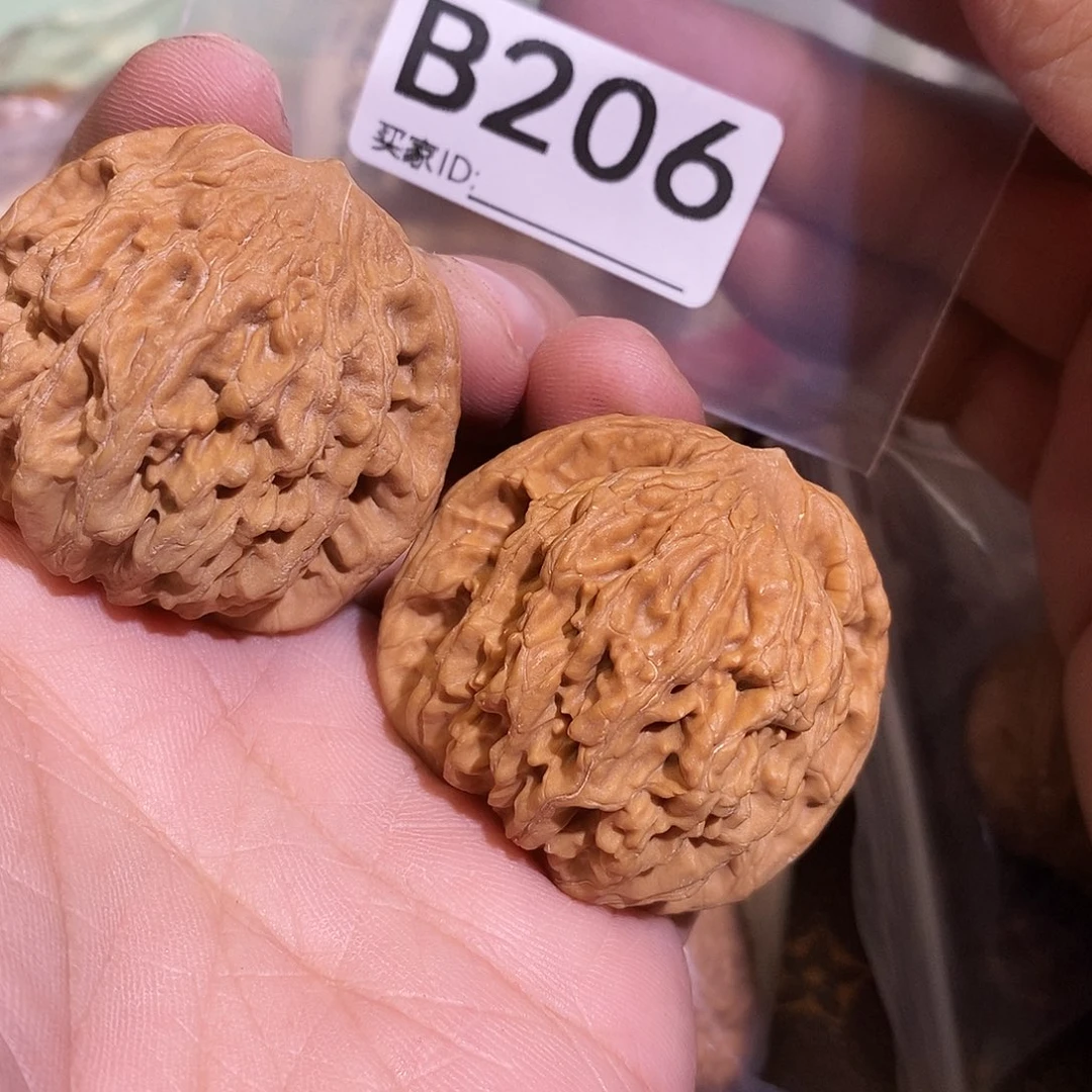 ****赵吊坠文玩核桃麦虎。