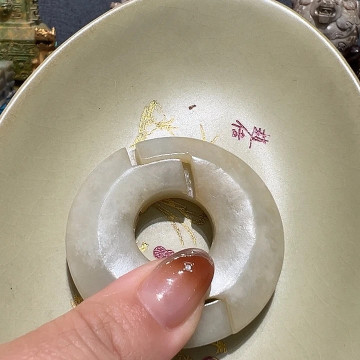 用***3瓷片瓷器制作工艺品