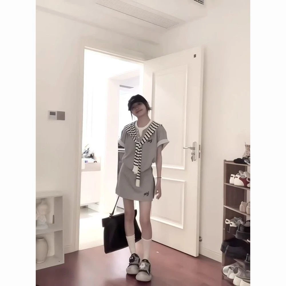 韩系通勤慵懒套装夏季新款简约短袖T恤叠穿条纹披肩高腰短裙裤子