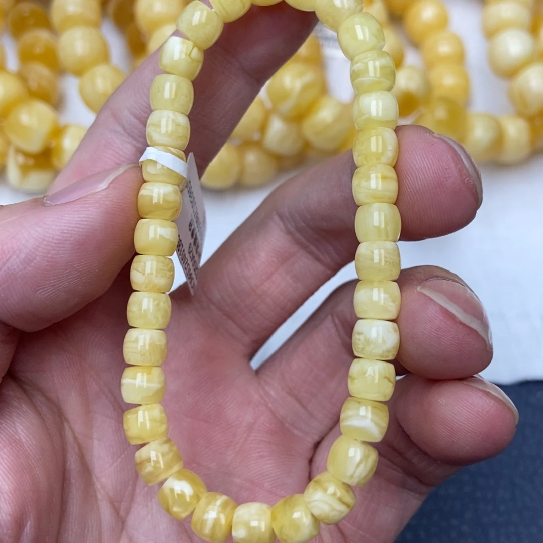 未镶嵌蜜蜡裸石26