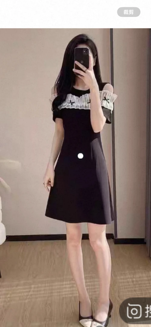 欧货时尚洋气百搭露肩设计感连衣裙女夏季新款显瘦遮肉黑色小黑裙