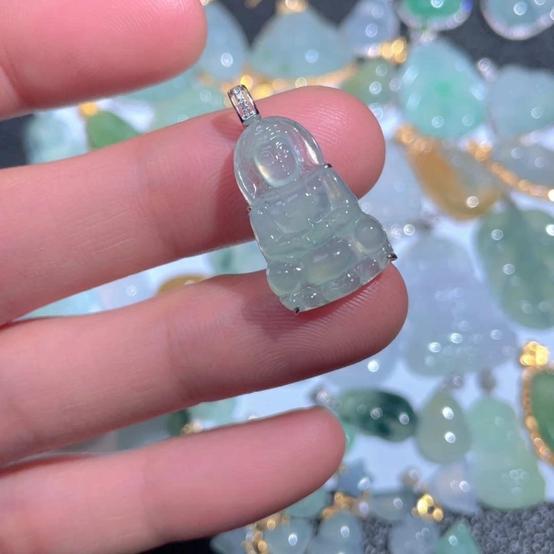 翡翠颈饰18K金镶嵌翡翠