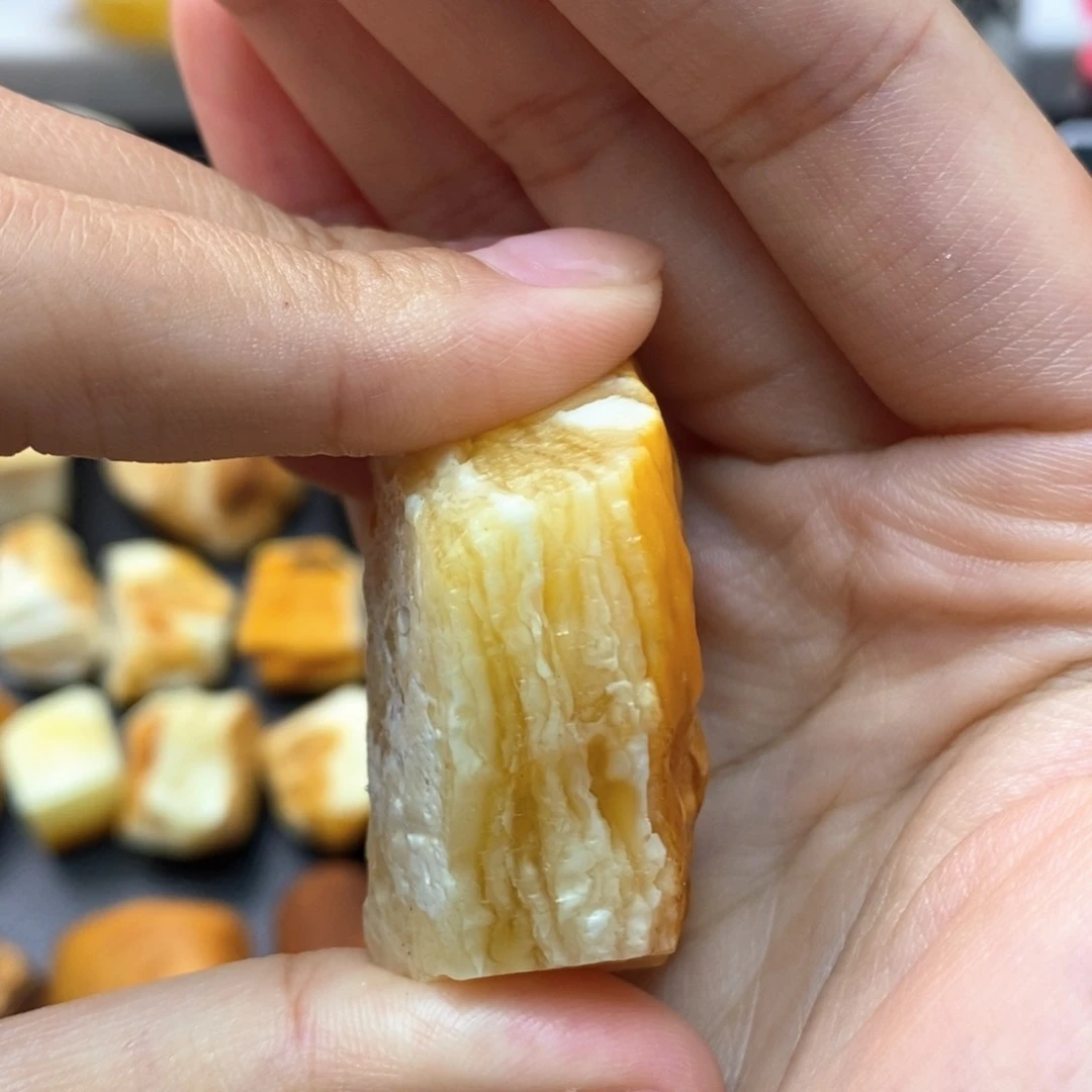 定制琥珀未镶嵌蜜蜡