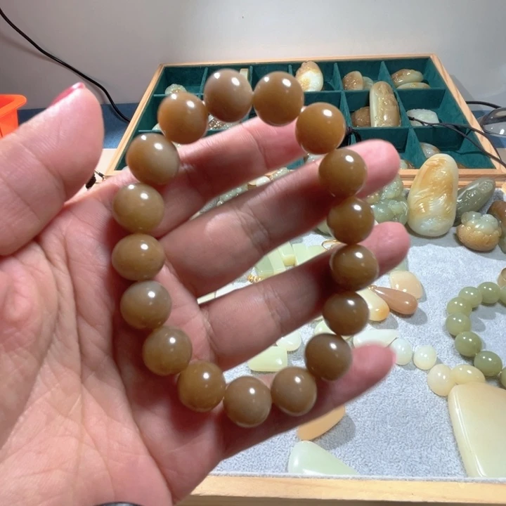 吉***宝未镶嵌和田玉（糖玉）珠宝半成品