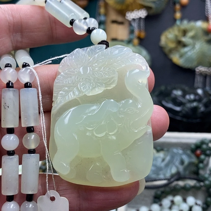 【闪购商品】蛇纹石玉未镶嵌吊坠