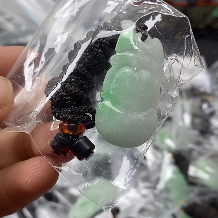 翡翠未镶嵌颈饰447