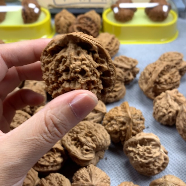 颜***御文玩核桃吊坠异形单只