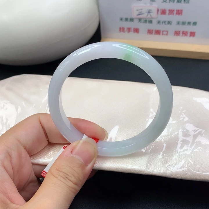 翡翠手镯未镶嵌5758