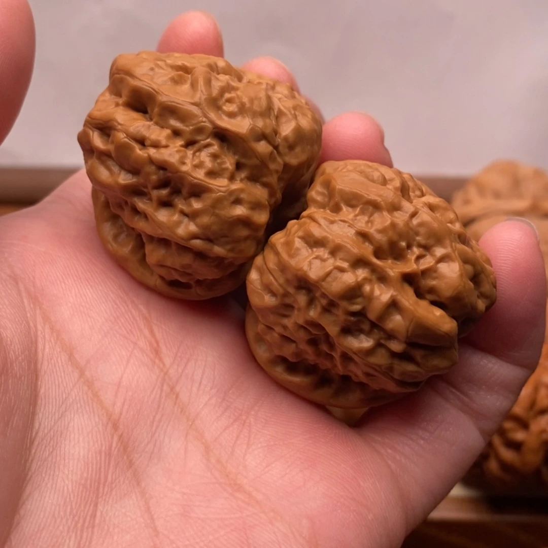 【闪购商品】把件文玩核桃边37左右