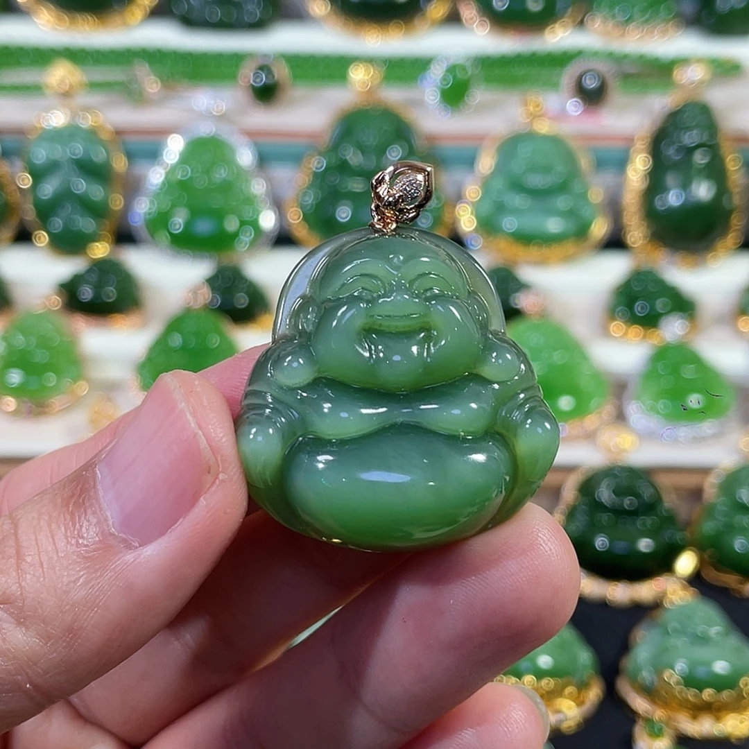 颈饰18K金镶嵌和田玉（碧玉）34mm