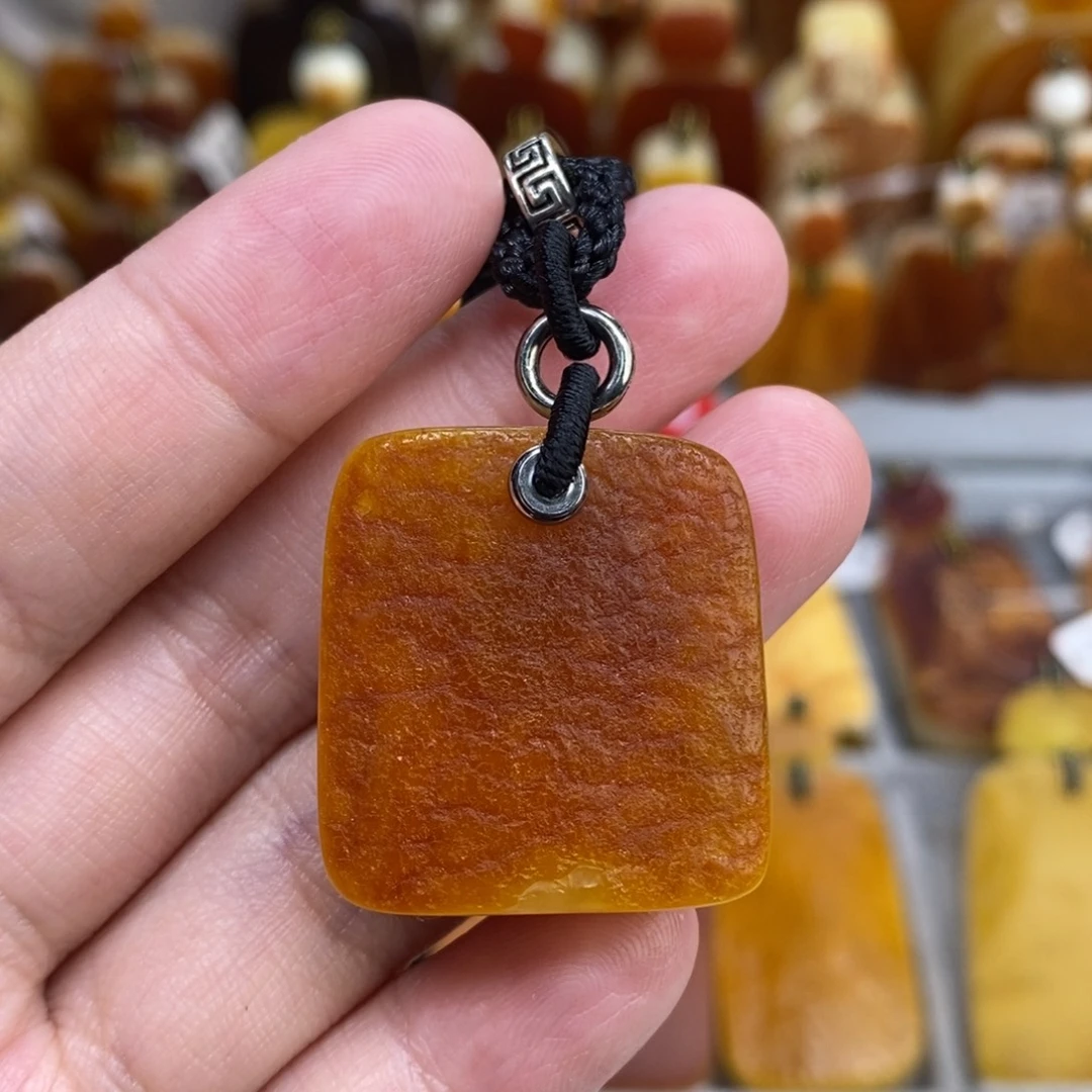 蜜蜡未镶嵌珠宝奇石