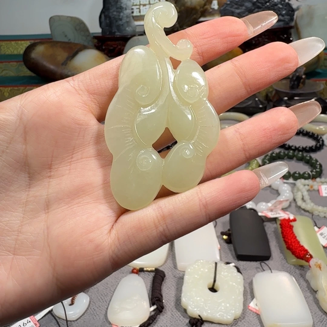 和田玉未镶嵌吊坠(不含链)