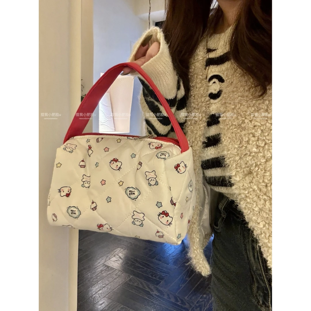 秋冬新款泡泡棉大容量化妆包便携收纳包洗漱包立体超可爱手提包女