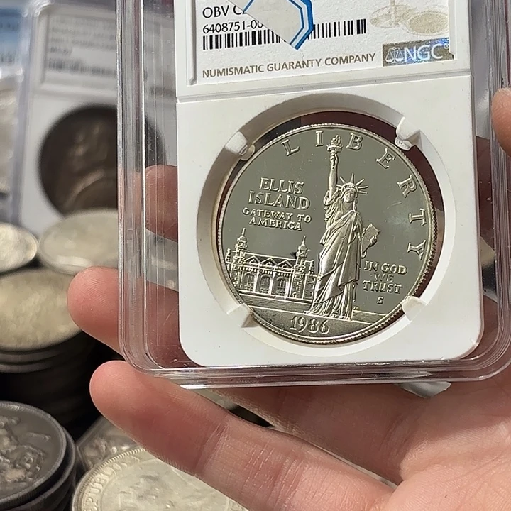 今***我银Ag900美国自由女神一美元银币