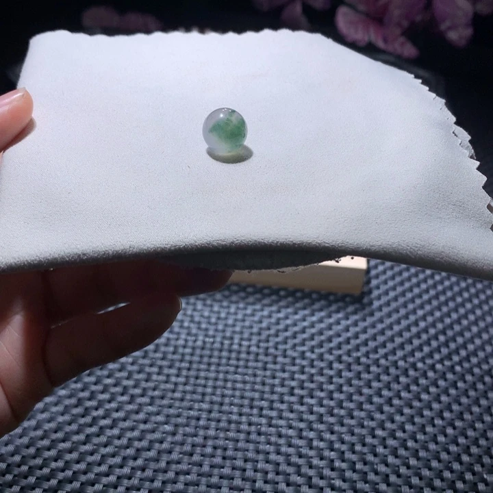 翡翠散珠特色飘花珠