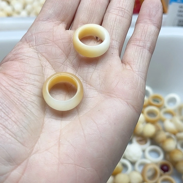 白玉菩提吊坠精品跑环2颗