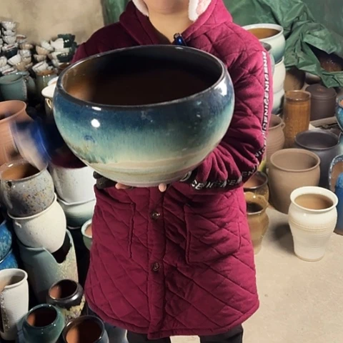 口30高19 瑕疵盆子。