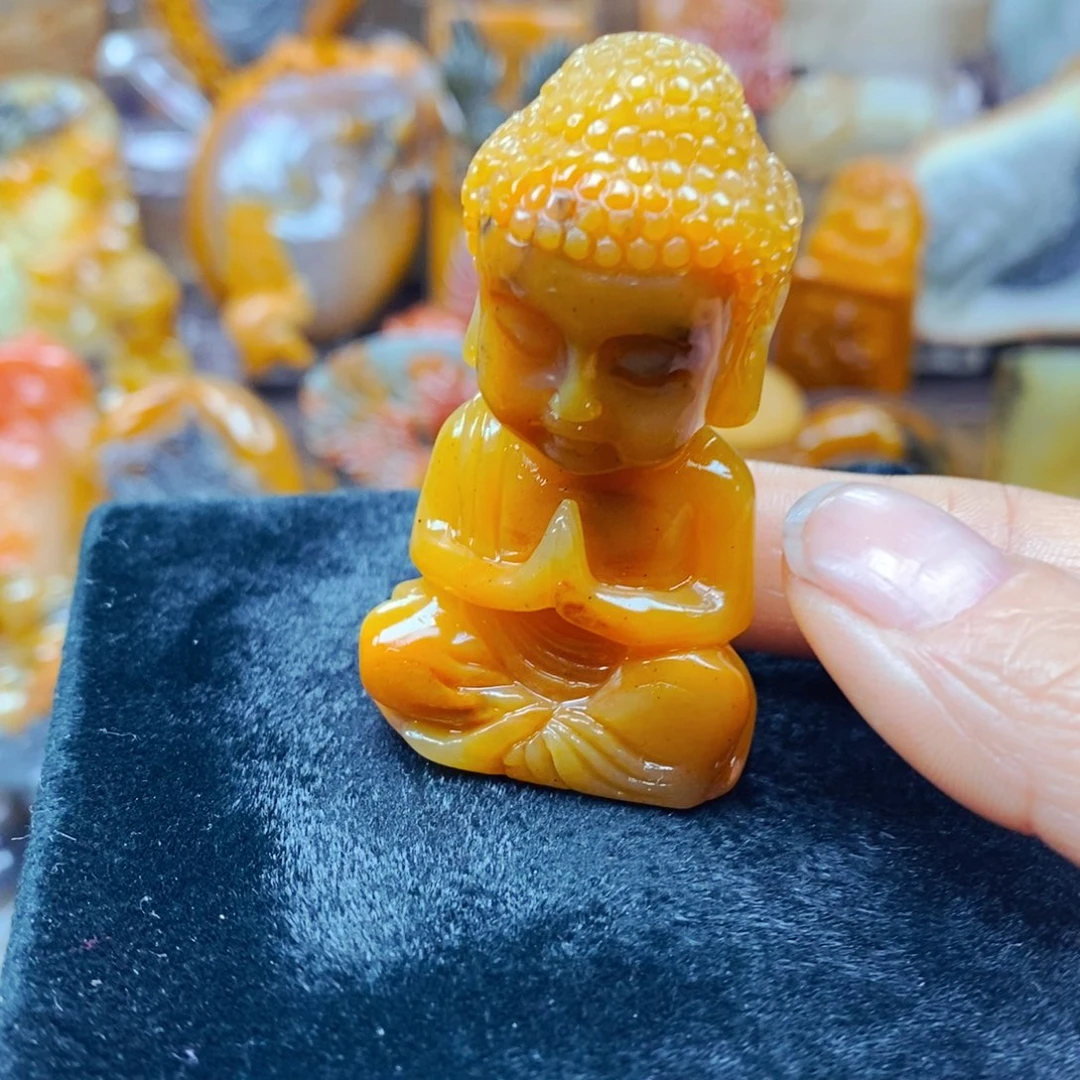 未镶嵌石英质玉（黄龙玉）颈饰