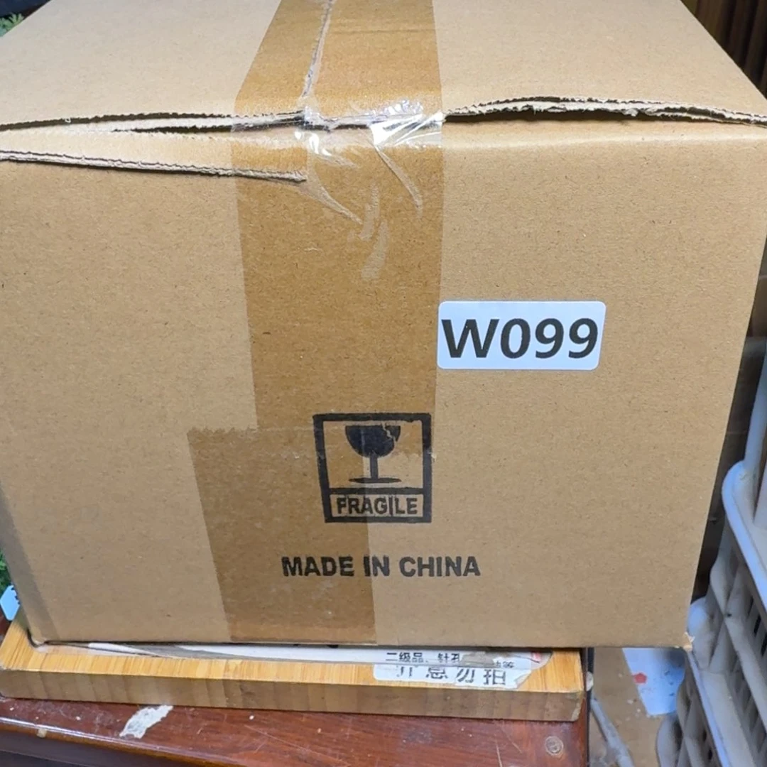 微瑕疵介意勿拍陶瓷器皿A036