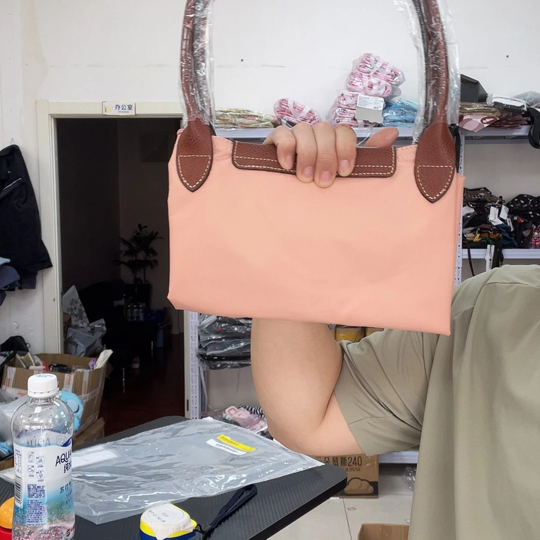 PU化妆包等各种产品和