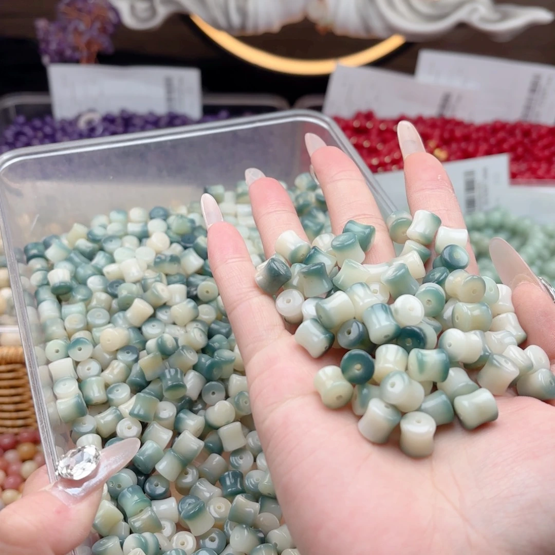 白玉菩提吊坠z9mm110颗。绿飘竹节 微瑕