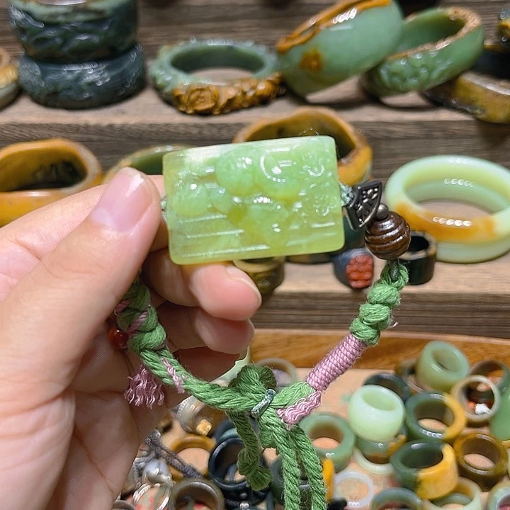 紫***雨岫岩老玉（透闪石质玉）未镶嵌手链