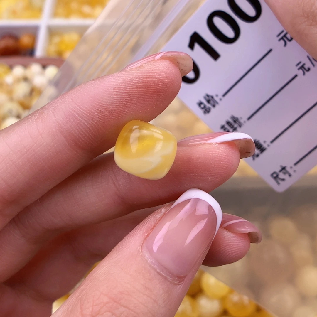 琥珀未镶嵌珠宝奇石11.7微粉