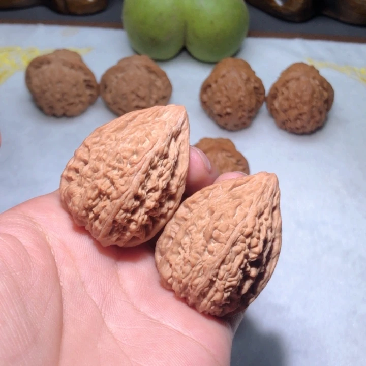 文玩核桃把件33塔尖