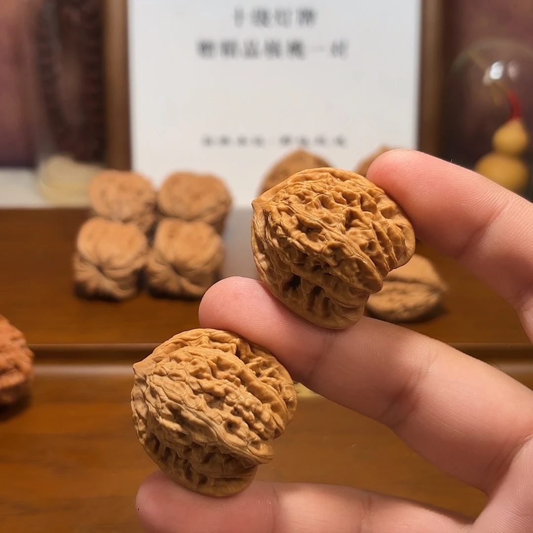 吊坠文玩核桃霞云岭