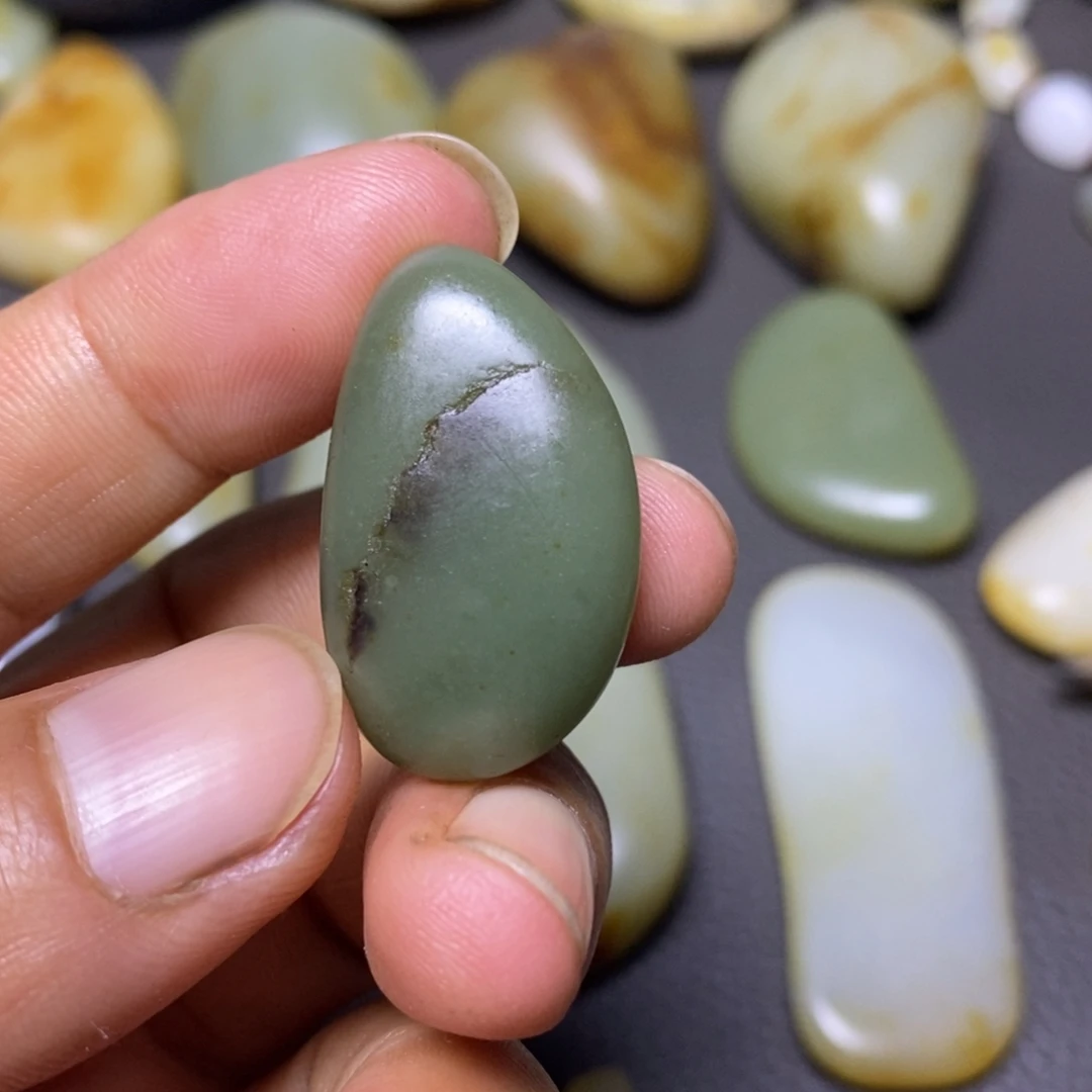 和田玉（糖玉）未镶嵌挂件