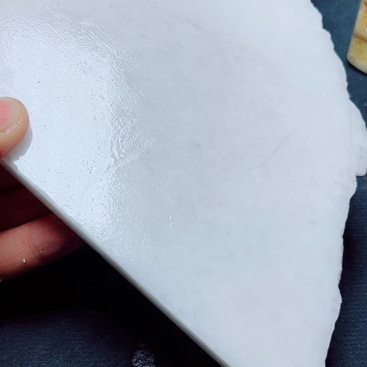 和田玉（糖玉）未镶嵌珠宝奇石