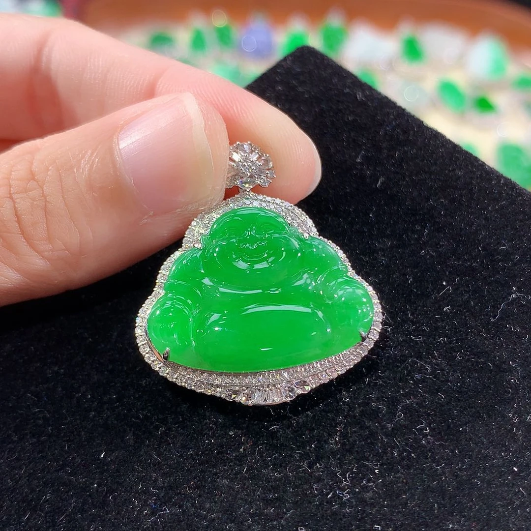 翡翠18K金镶嵌颈饰