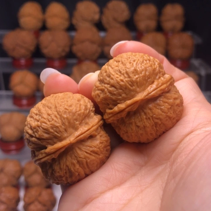 吊坠桃核1鱼籽纹绣球