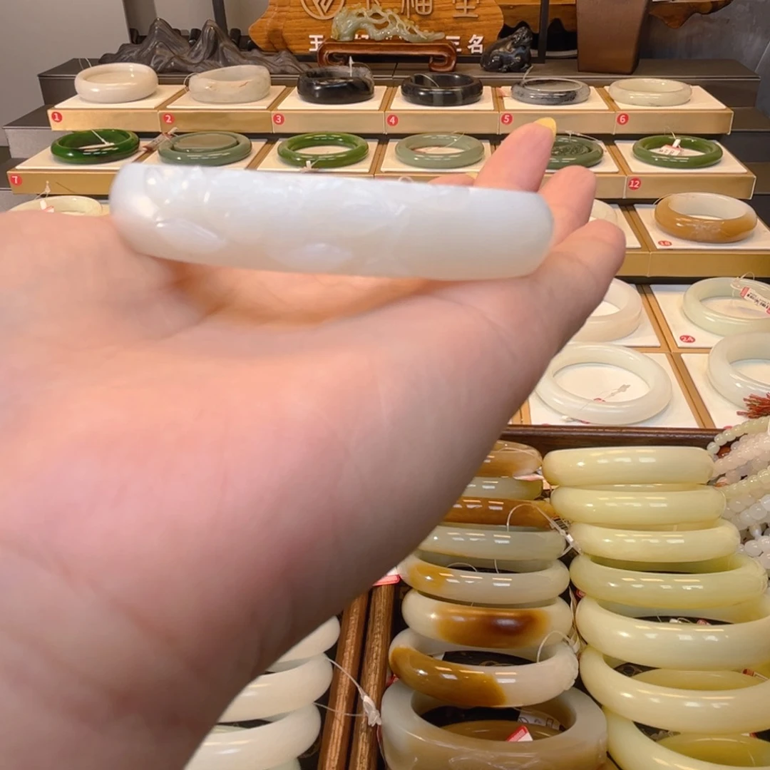 和田玉手镯未镶嵌13