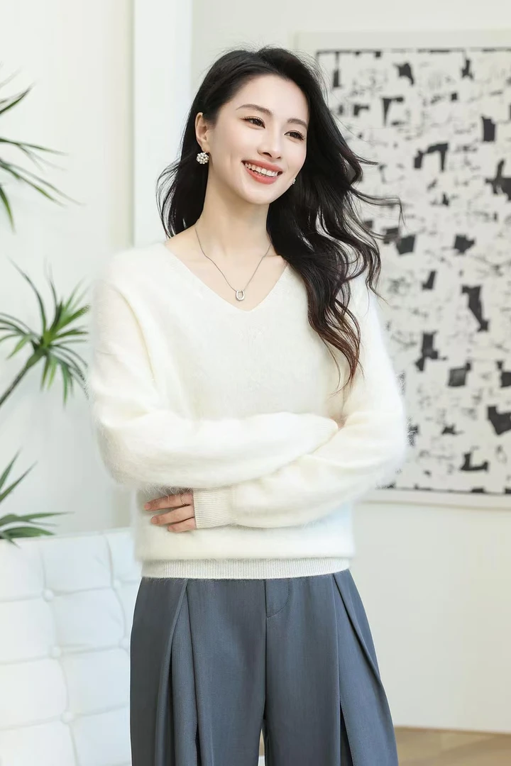 【100%羊绒】25年新款上 高奢品针织V领拉绒-LM03