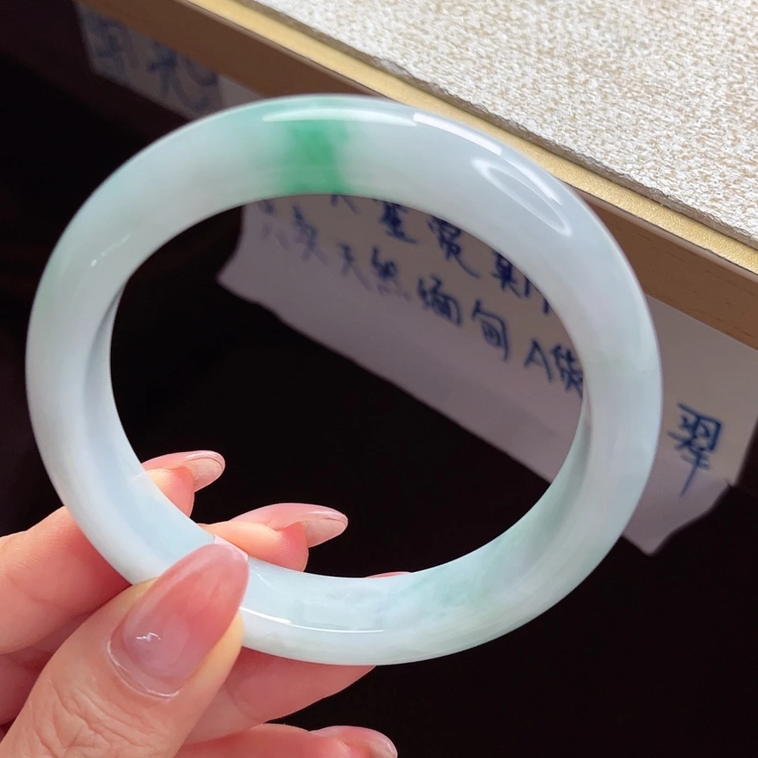 翡翠未镶嵌手镯手镯